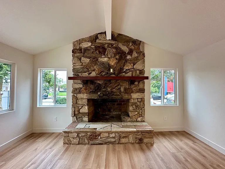 2539 S Cloverdale Ave #1 — Photo 7