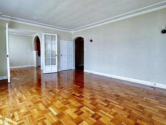 4th image of 212 S El Camino Real #3535504