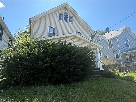 3rd image of 3020 9th St SW