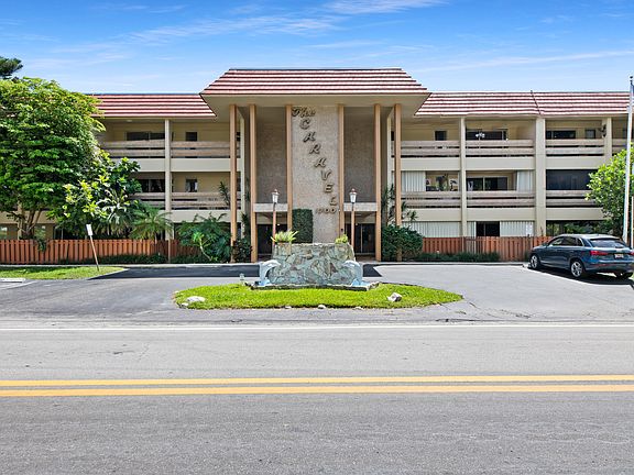 4th image of 1700 SE 15th Street #306