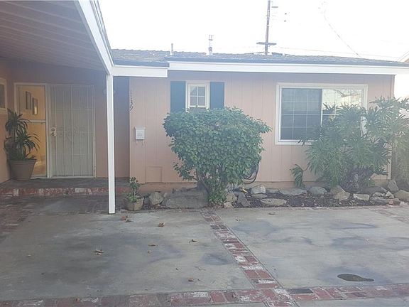 3rd image of 1139 N Siesta Ave