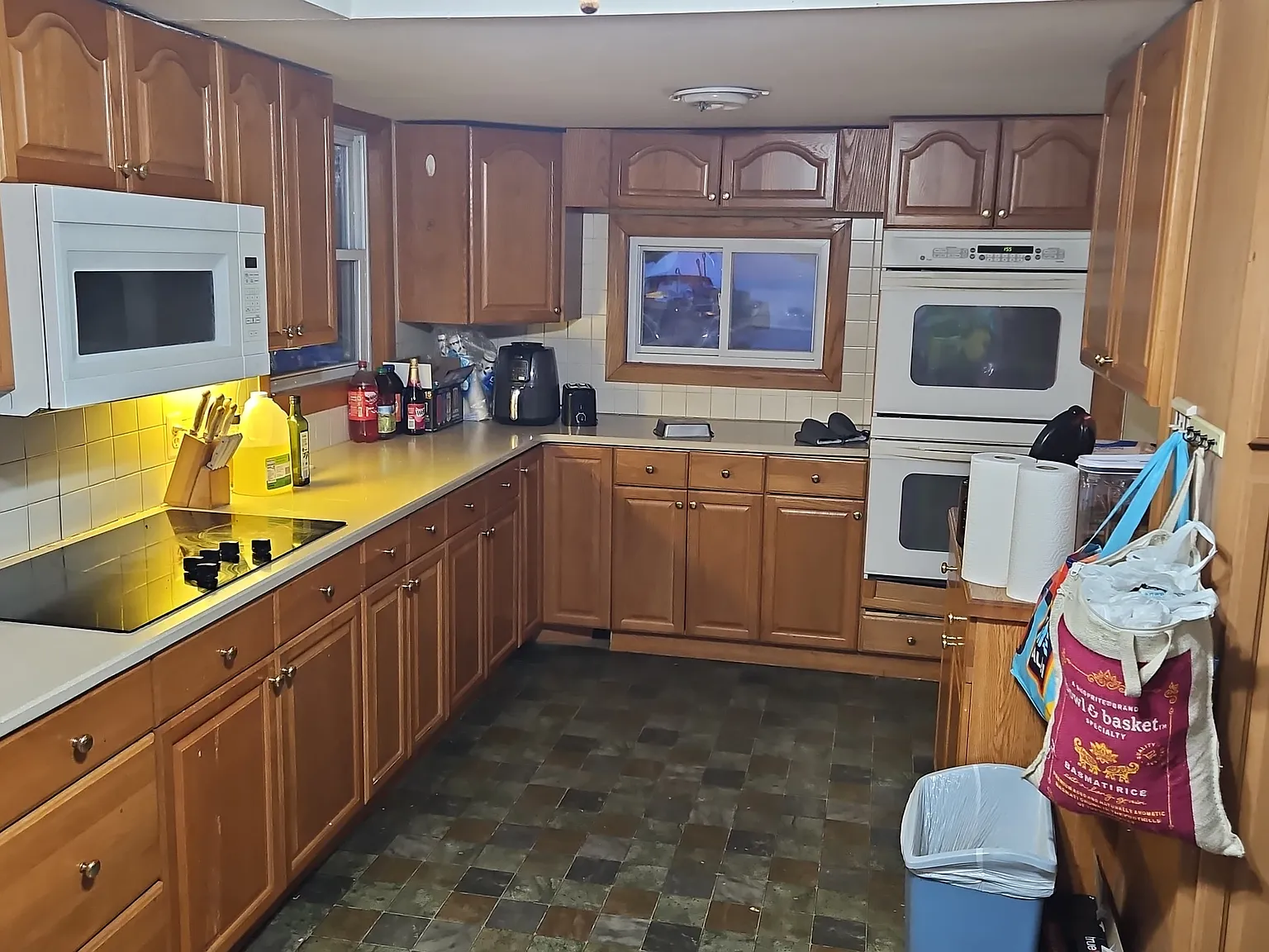 1 bed, 1050 sqft, $1,000 — Photo 3
