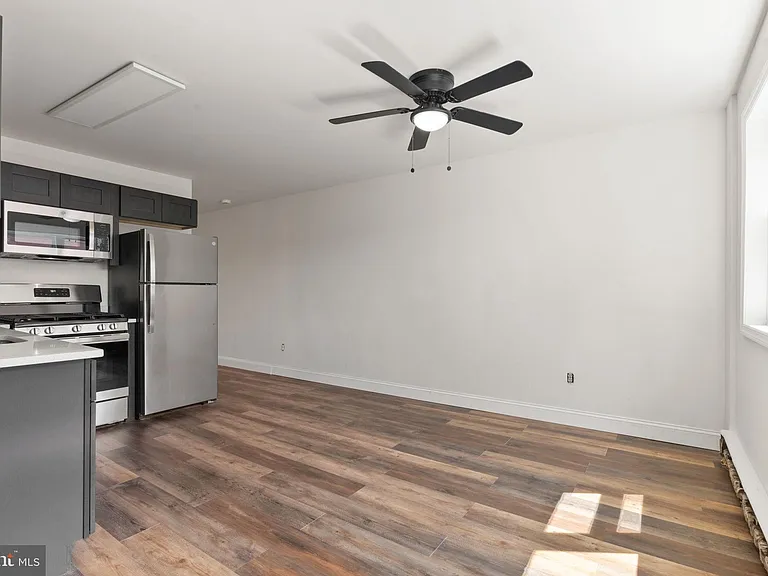 610 57th St NE #102 — Photo 10