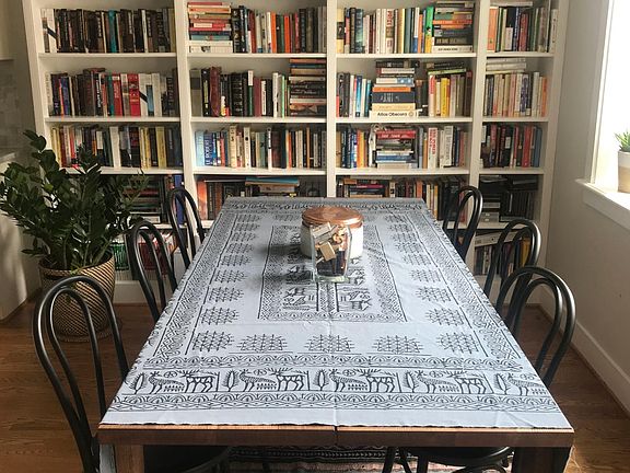 Floor to ceiling build in bookshelves!