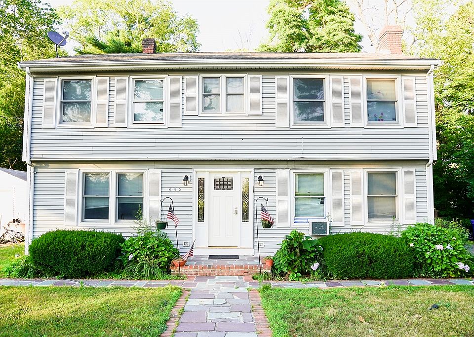 1st image of 652 Oak St