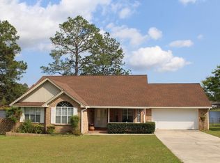 120 N Shore Line Cir, Defuniak Springs, FL 32433