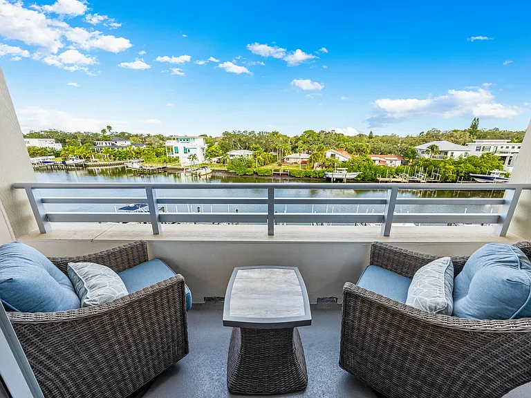 1709 N Tamiami Trl — Photo 9