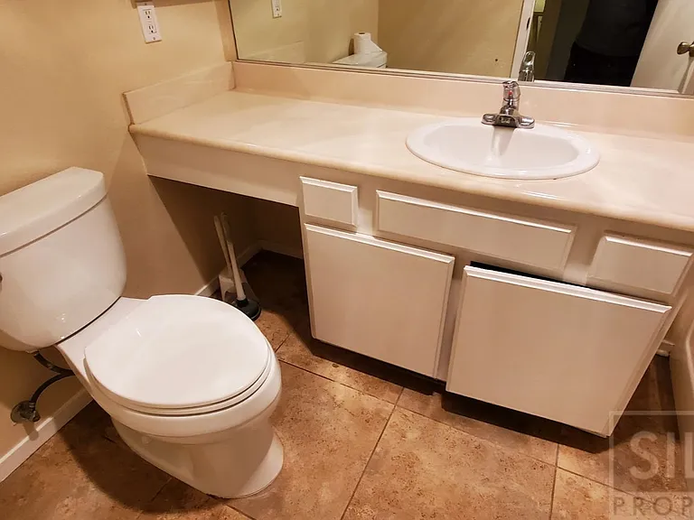 1140 Sumner Pl #B — Photo 20