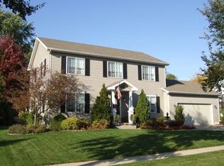 209 Vintage Ln, Cottage Grove, WI 53527