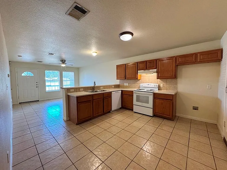 7309 Ritchie Dr — Photo 8