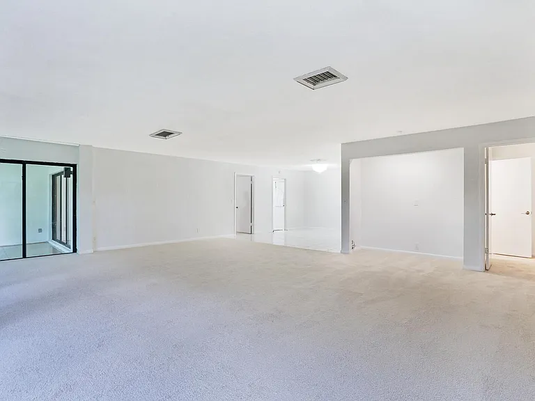 1739 Embassy Dr #202A — Photo 10