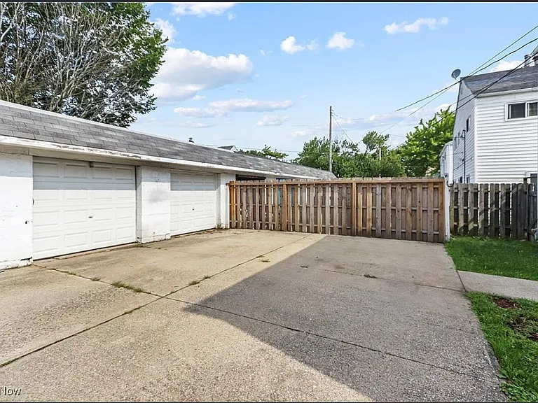 3836 W 117th St — Photo 15