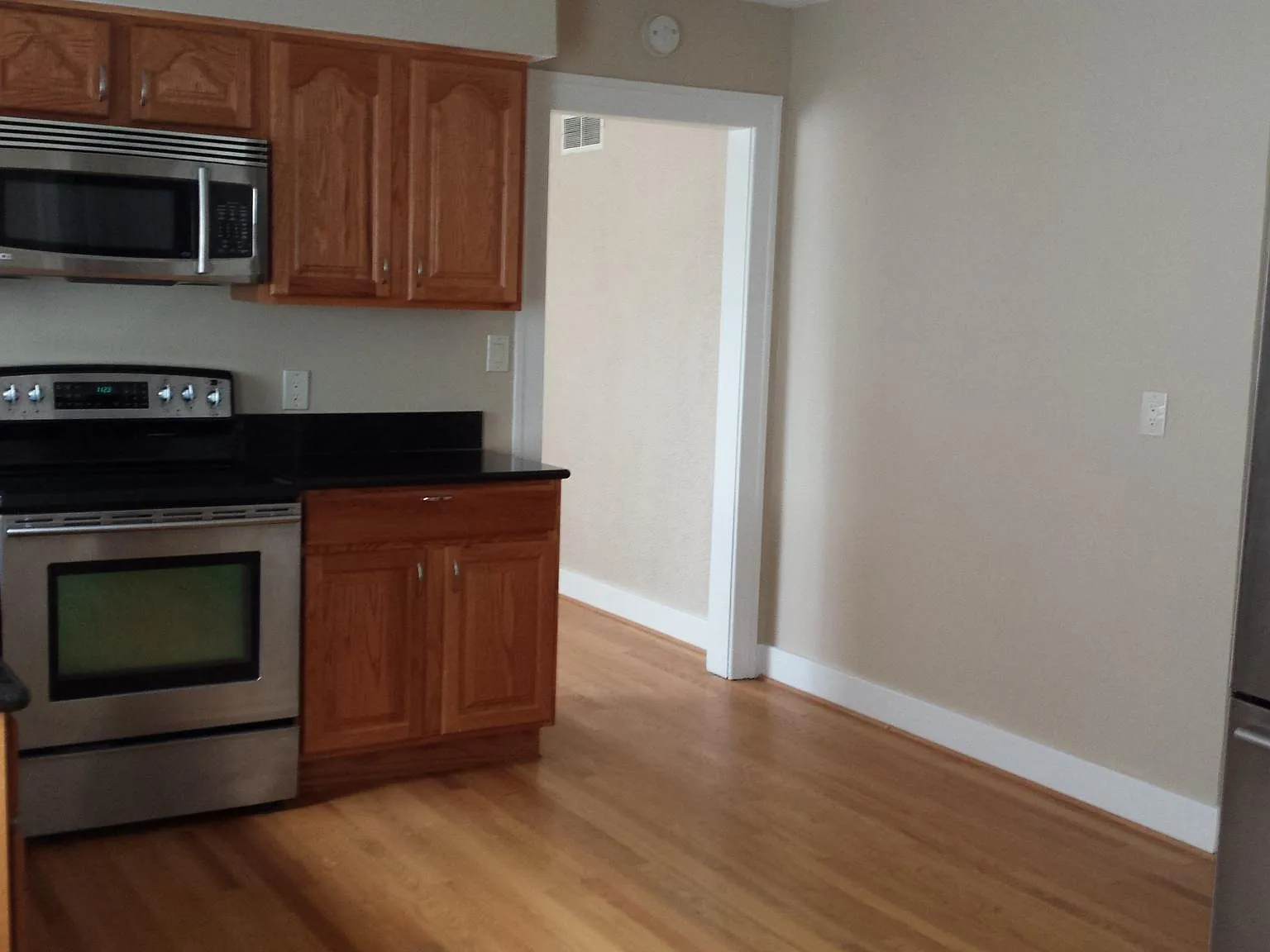 2 bed, 1350 sqft, $2,000 — Photo 3