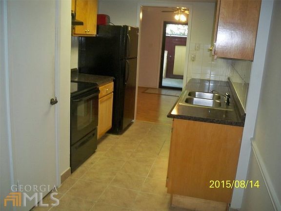 5th image of 611 Garden Walk Dr