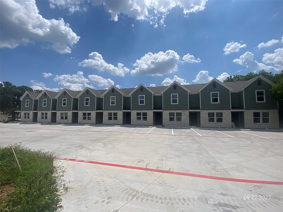 1-422 S Garrett Ct