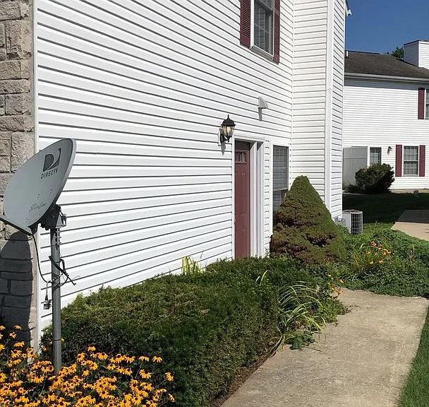 2620 E Oaklawn Ct — Photo 3