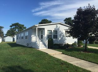 61 Pine Ridge Blvd, Whiting, NJ 08759