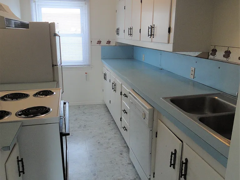 239 Harriman Ave S #UPPR — Photo 11