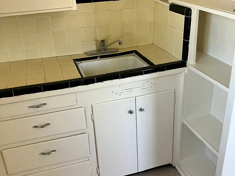112 Mesa St SE #1/2 — Photo 15