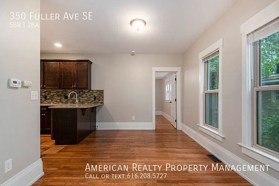5 bed, 1800 sqft, $3,050 — Photo 4