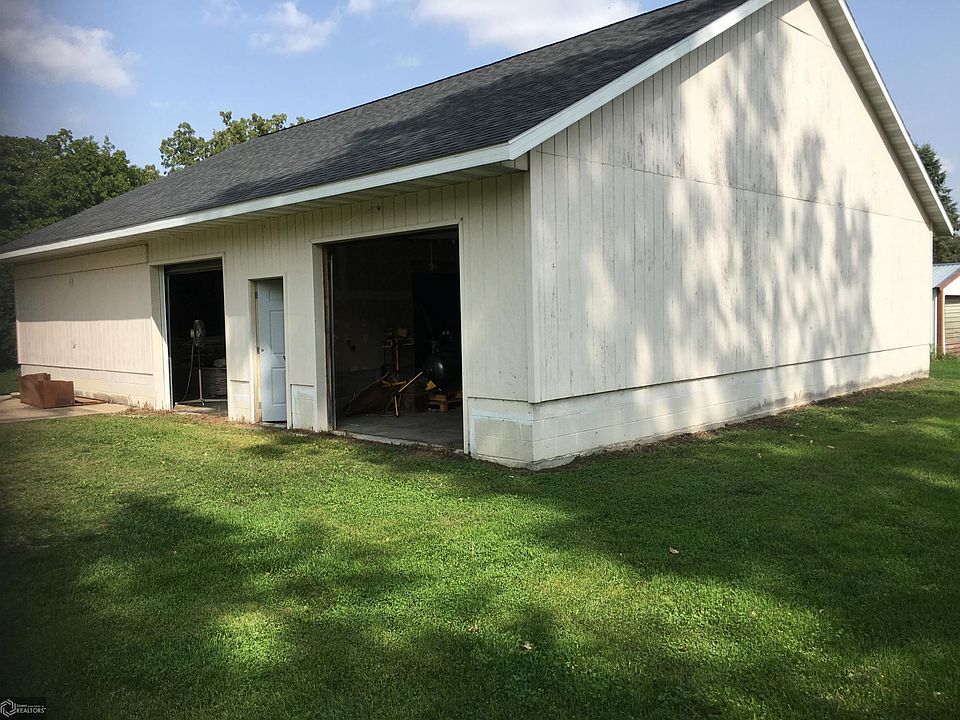 2nd image of 104 2nd St
