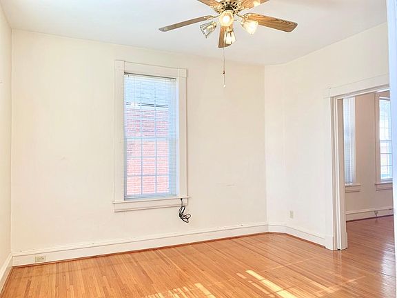 4th image of 1122 W High St