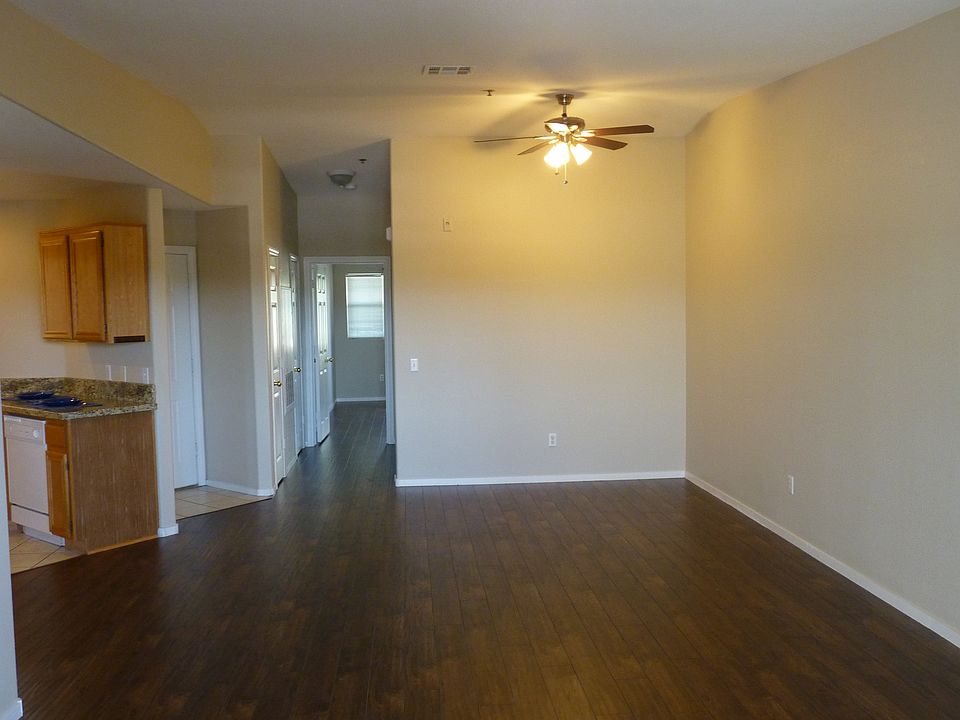 Living Room / Dining Room