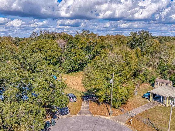 3rd image of 514 S Edgewood Cir
