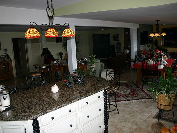 Kitchen Granit Island