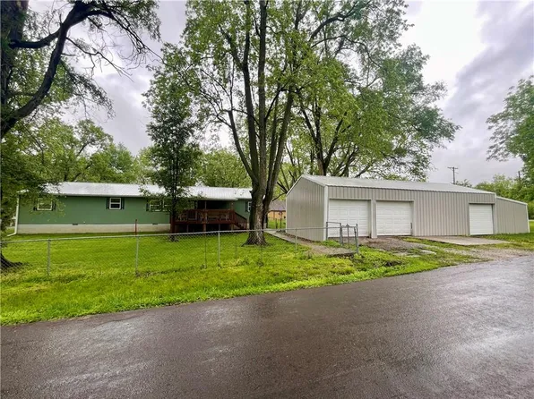 204 S Jefferson St, East Lynne, MO 64743