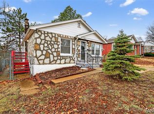 8124 Titus Rd, Saint Louis, MO 63114