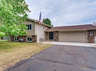 13669 Hidden Creek Dr, Andover, MN 55304