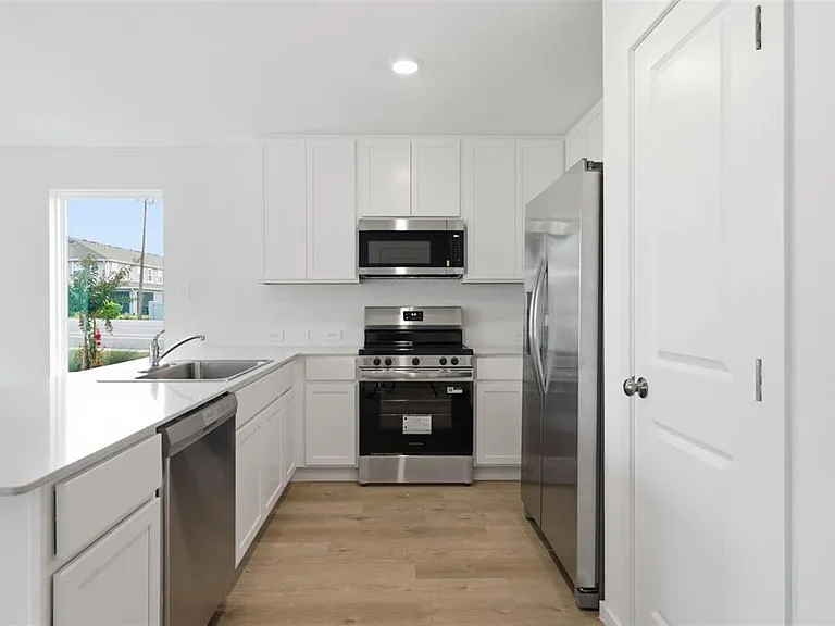 1557 Plank Pl — Photo 12