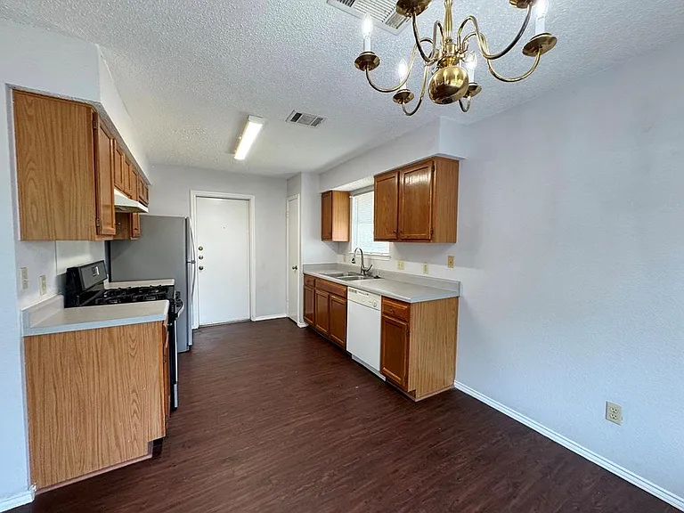 14009 Maricella Ln — Photo 11