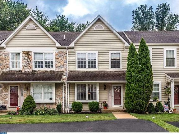 2nd image of 4319 Somerset Ln