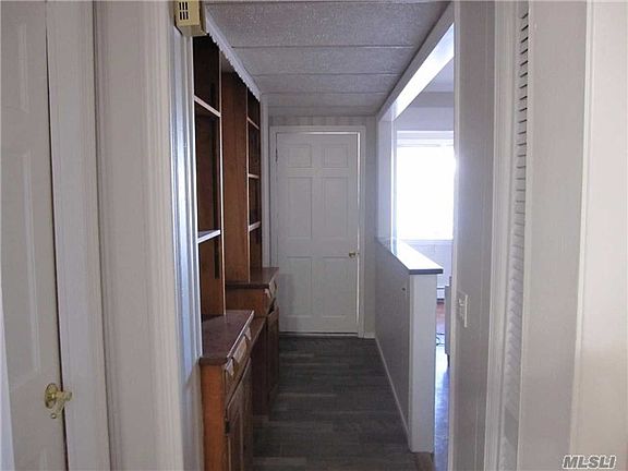 3rd image of 39 Maxwell Ave #1