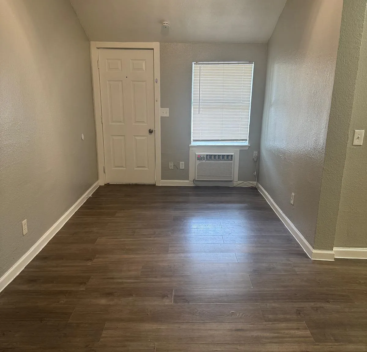 2 bed, $725 — Photo 2