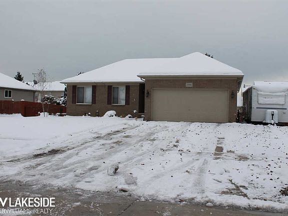 2nd image of 28992 Pinehurst Dr