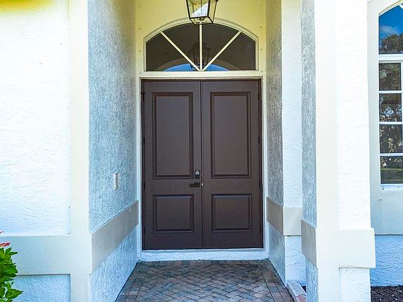 4th image of 1255 SW Maplewood Drive