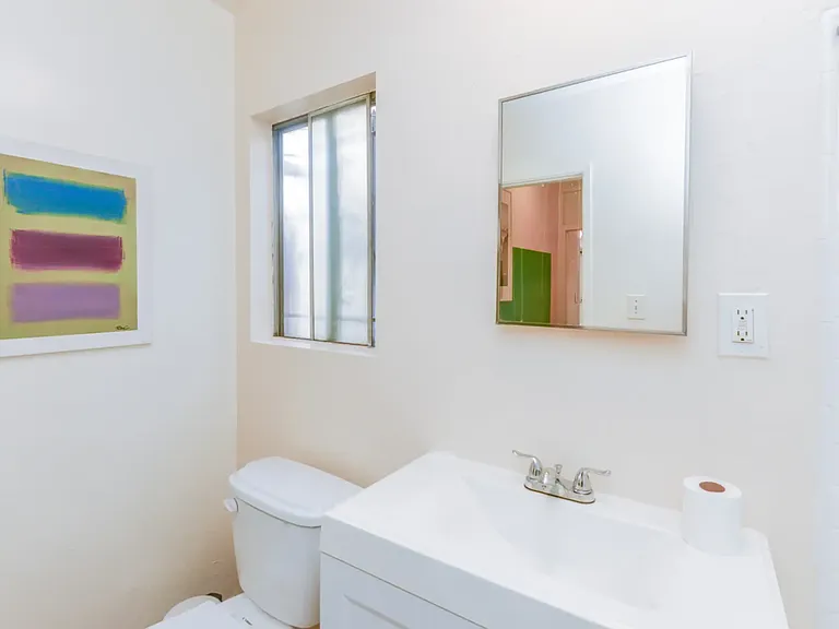 2042 S Corning St #C1 — Photo 14