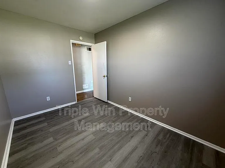 1710 Kay Dr — Photo 11