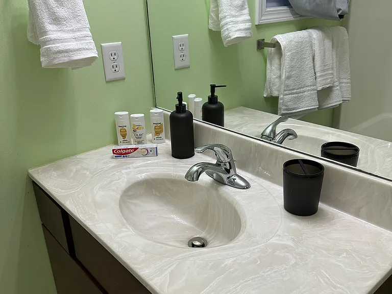 1250 W Adams Hill Cir #204 — Photo 3