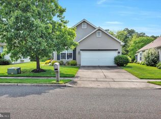 62 Mayfair Rd, Southampton, NJ 08088