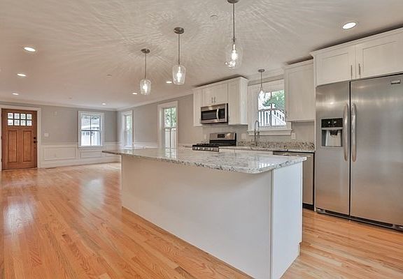 5th image of 6 Allen St APT B