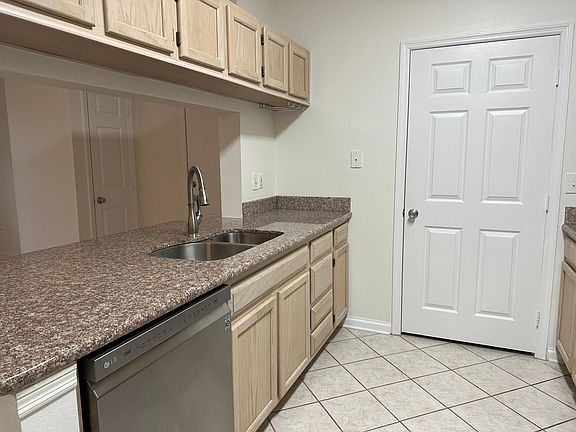 4th image of 150 Vera Cruz Dr #512