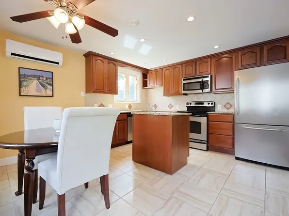 30 Magnolia St, Framingham, MA 01701