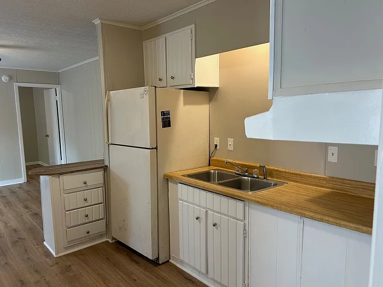 1403 Donahue Ferry Rd — Photo 4