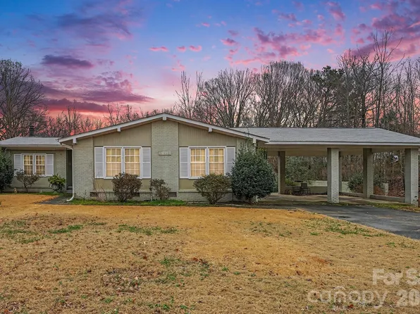 4206 Tipperary Pl, Charlotte, NC 28215