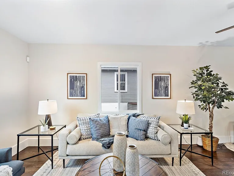 135 S Hooker St — Photo 3