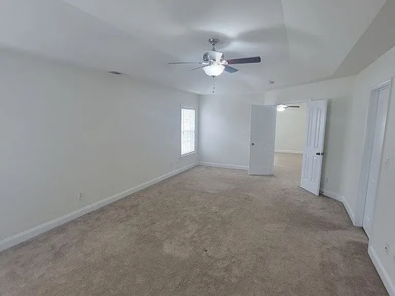 116 Silverspring Pl — Photo 13